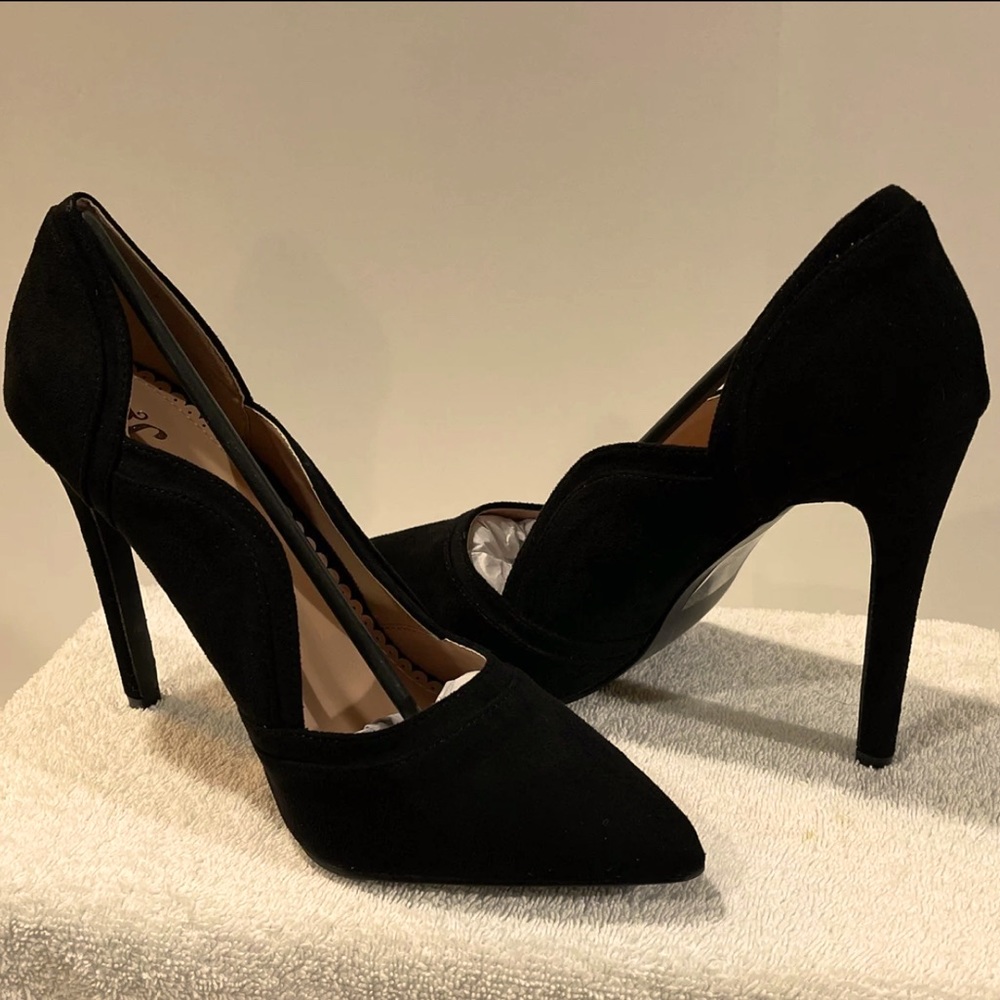 Journee Collection Adley Heels NIB